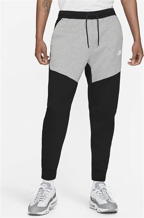 goedkoop nike tech broek|Nike tech pak.